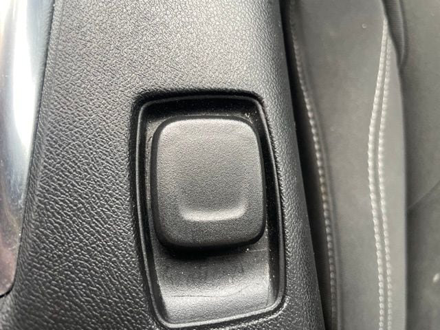 2023 Chevrolet Camaro 1LT - Photo 28