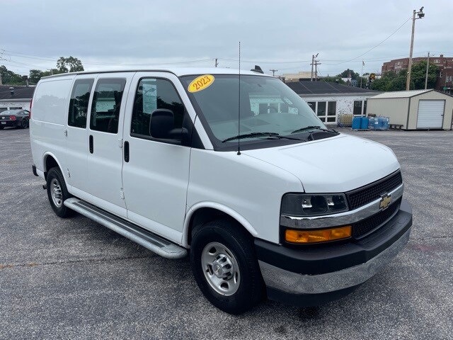2023 Chevrolet Express 2500 Work Cargo Van photo 3