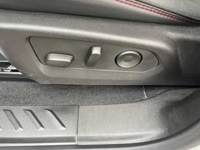 2025 GMC Canyon AT4 - Photo 14
