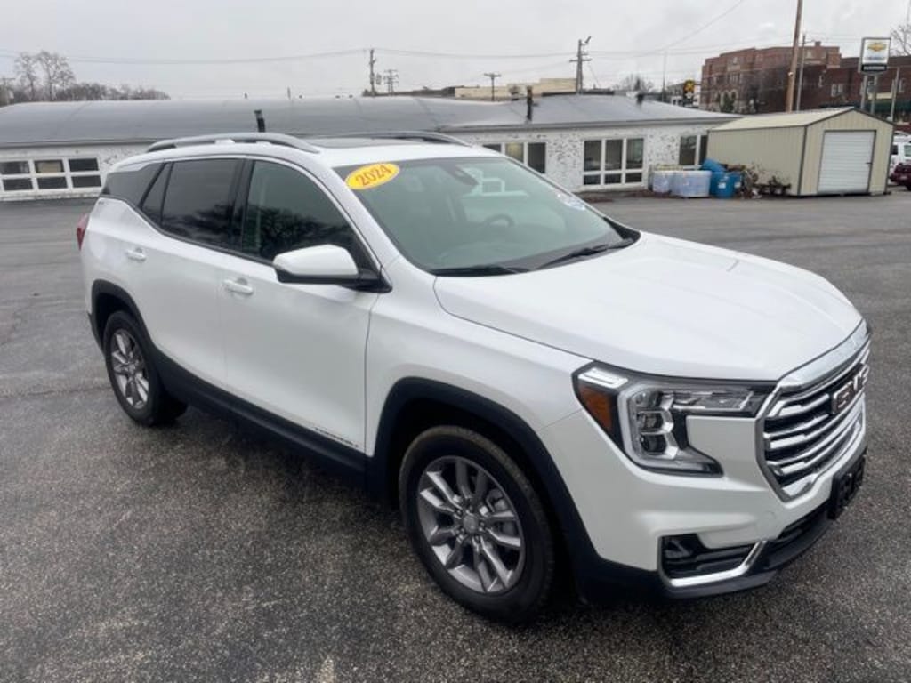 Used 2024 GMC Terrain SLT SUV