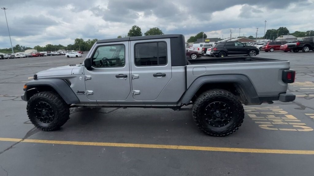 2020 Jeep Gladiator Sport photo 4
