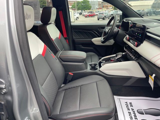 2025 GMC Canyon AT4 - Photo 31