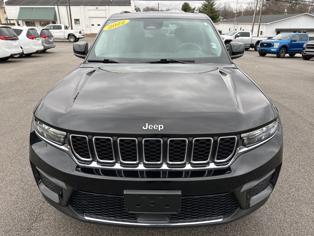 2022 Jeep Grand Cherokee Laredo photo 3