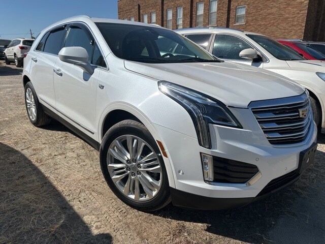 2018 Cadillac XT5 Premium Luxury photo 2