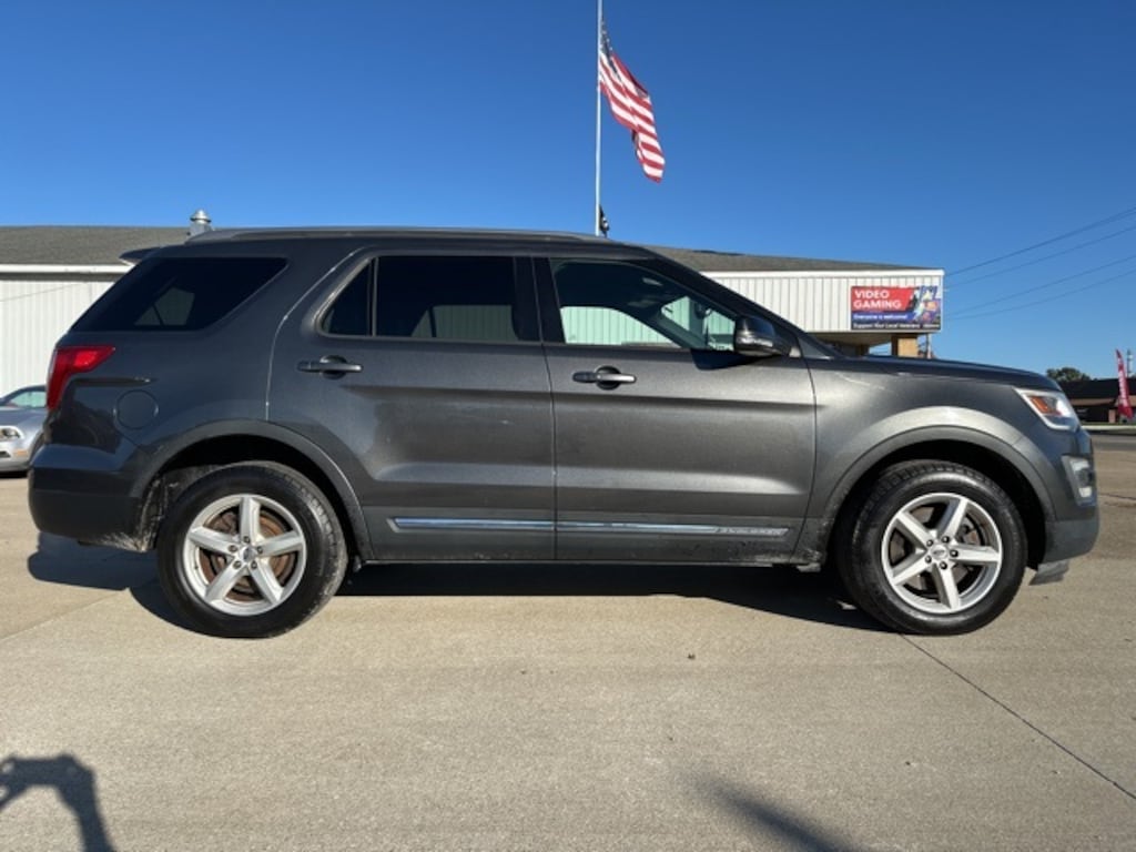 Used 2016 Ford Explorer XLT SUV