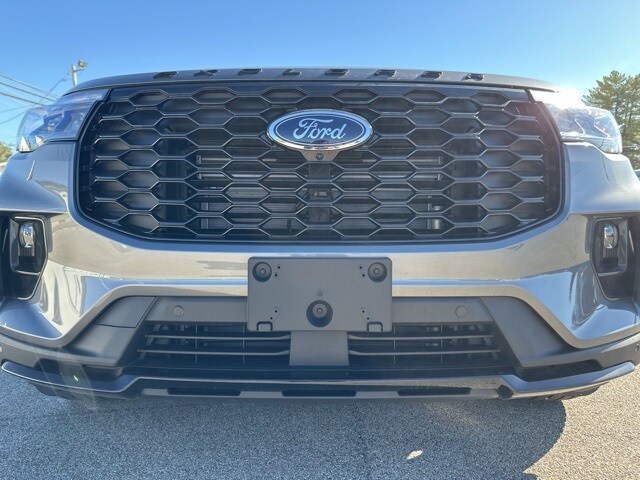 2025 Ford Explorer ST-Line photo 3