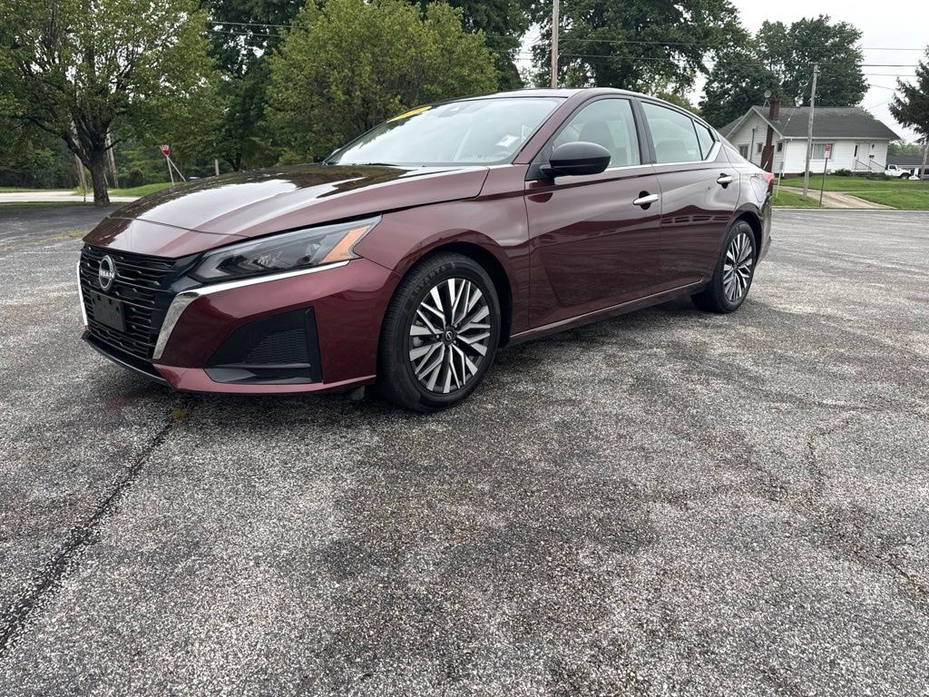 Used 2025 Nissan Altima 2.5 SV Sedan
