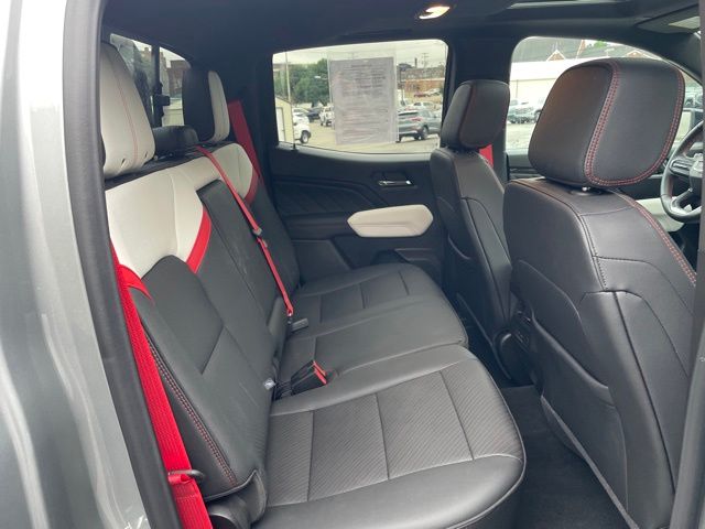 2025 GMC Canyon AT4 - Photo 35