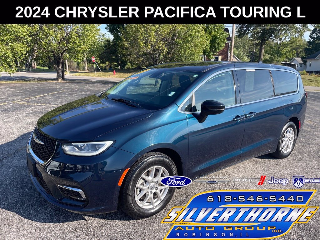Used 2024 Chrysler Pacifica Touring L Minivan/Van