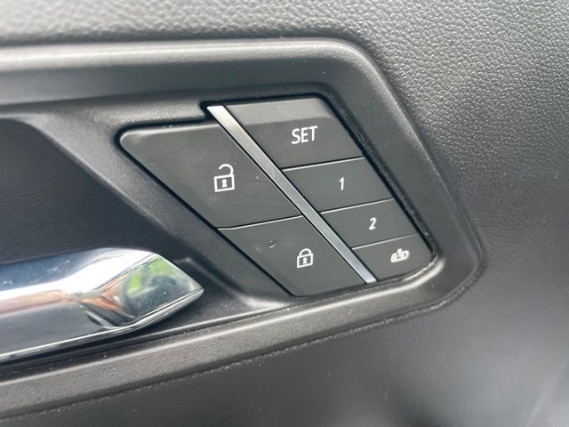 2025 GMC Canyon AT4 - Photo 11