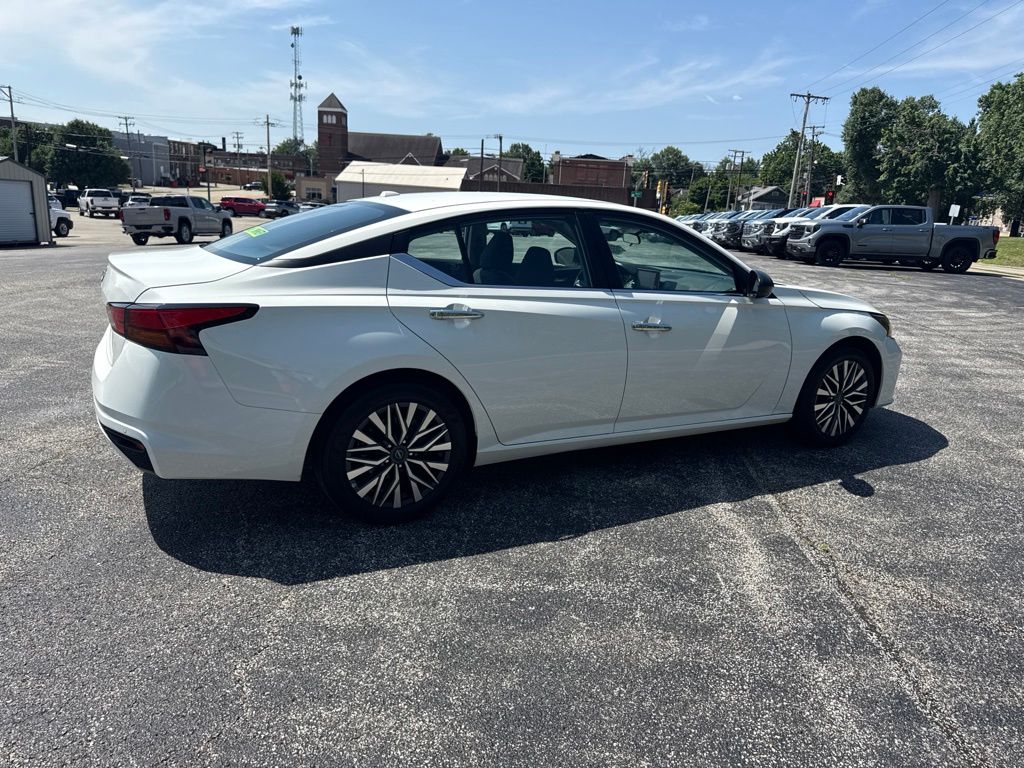 2025 Nissan Altima SV - Photo 6