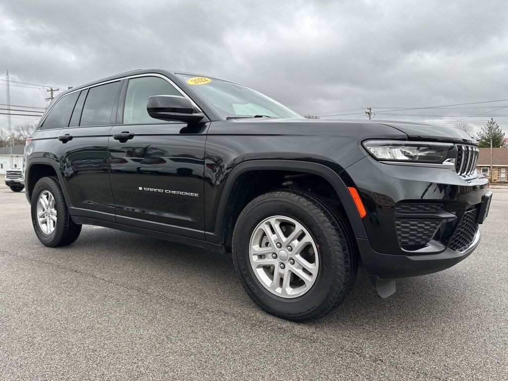 2022 Jeep Grand Cherokee Laredo photo 4