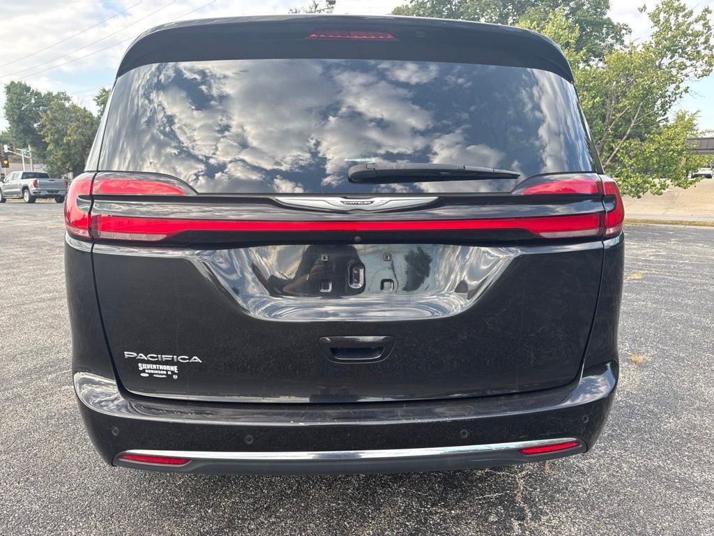 Used 2023 Chrysler Pacifica Touring L Minivan/Van