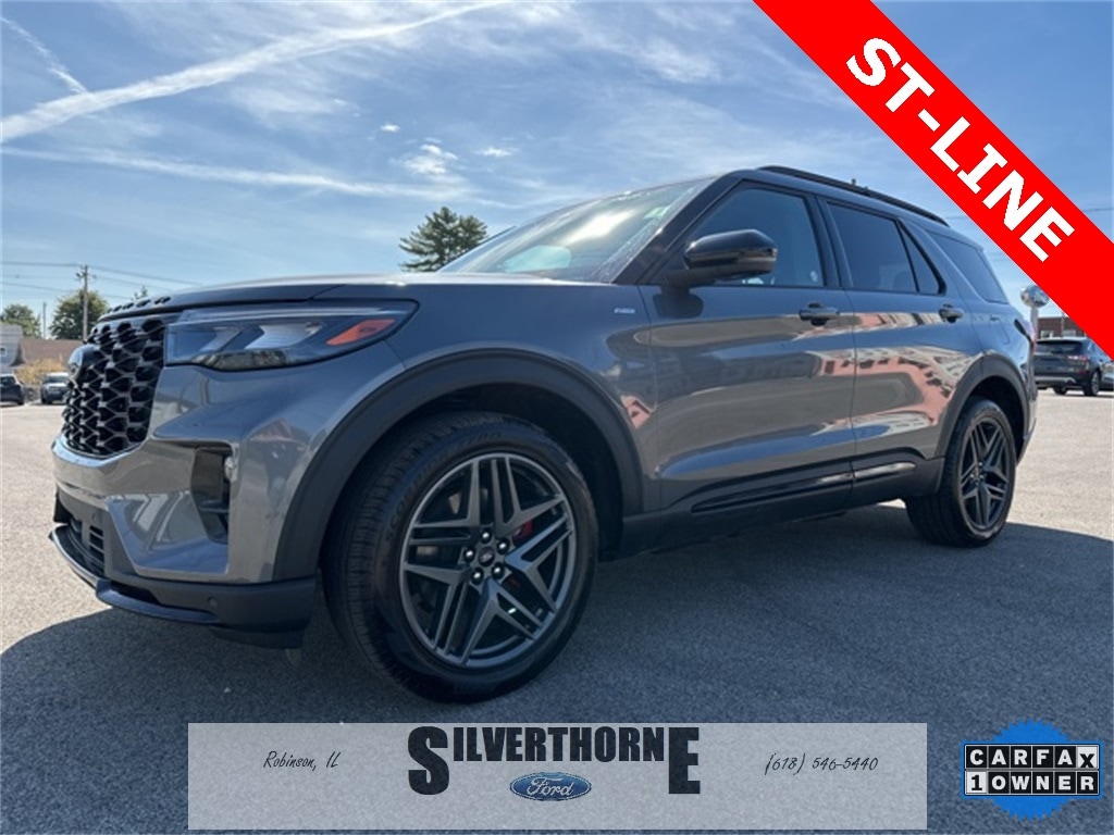 2025 Ford Explorer ST-LINE's photo
