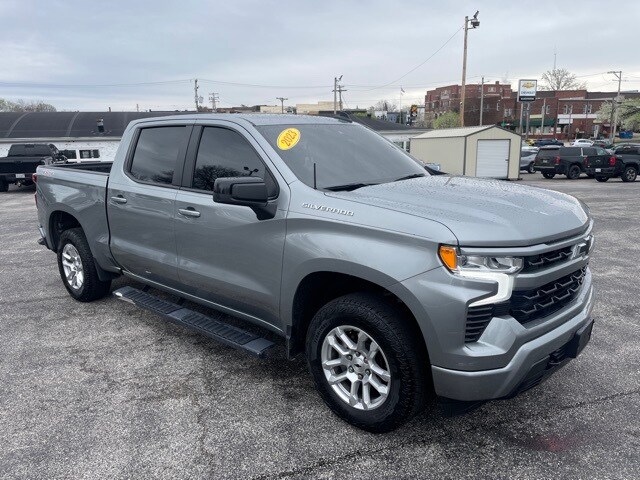 2023 Chevrolet Silverado 1500 RST photo 3
