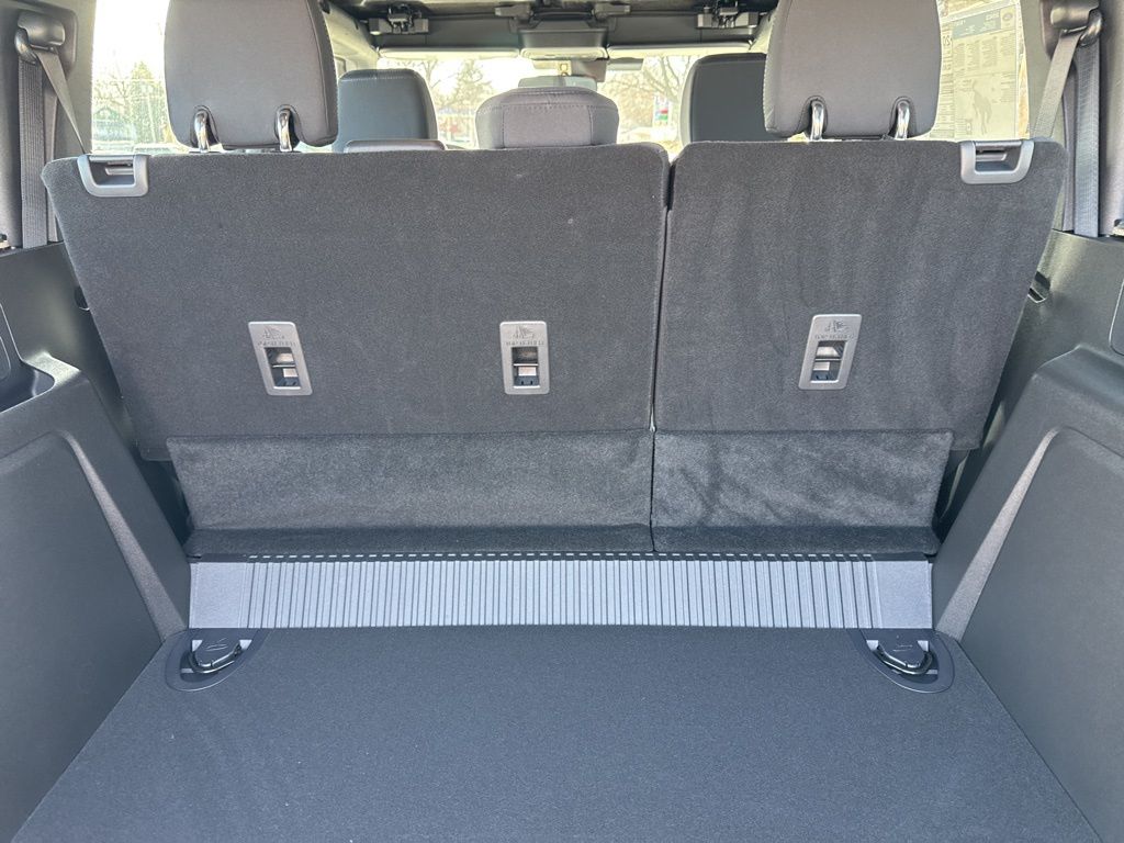 2025 Ford Bronco 4-Door Base - Photo 40