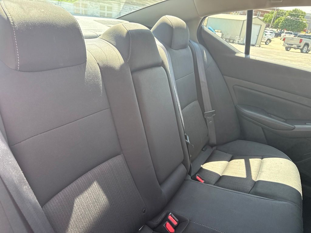 2025 Nissan Altima SV - Photo 9
