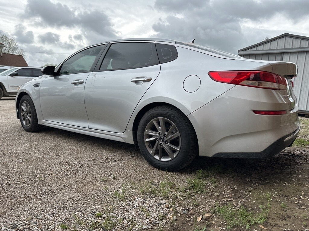 2020 Kia Optima LX photo 2