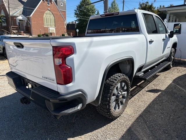 2024 Chevrolet Silverado 2500HD Custom photo 3