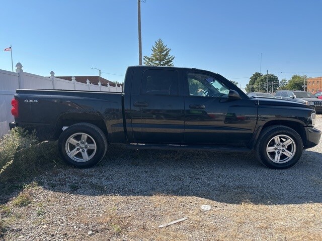 2011 Dodge Dakota SXT SLT photo 4