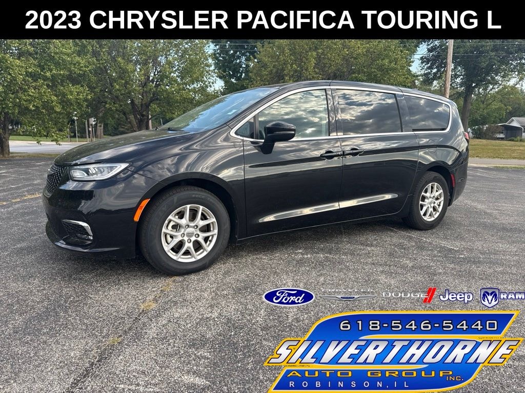 Used 2023 Chrysler Pacifica Touring L Minivan/Van