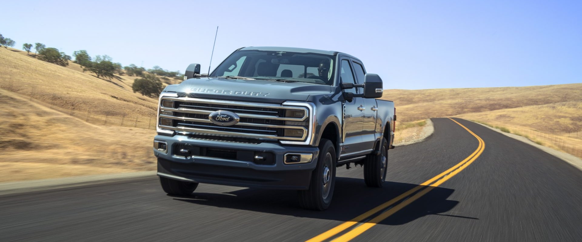 2024-ford-f-350-super-duty-2-1920x800.jpg