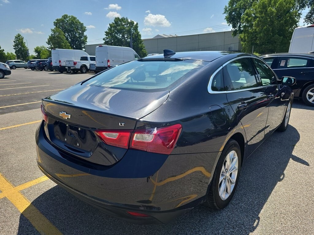 2023 Chevrolet Malibu 1LT photo 3