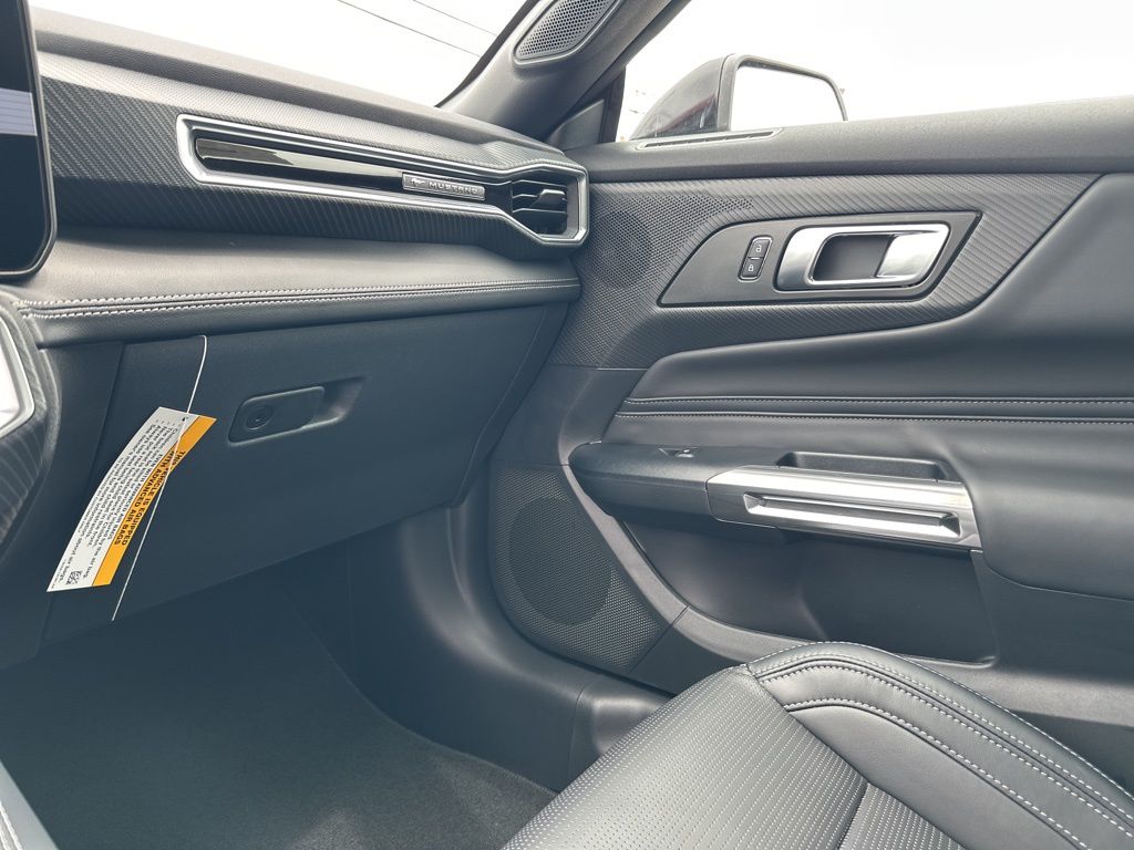 2025 Ford Mustang GT Premium Convertible - Photo 36