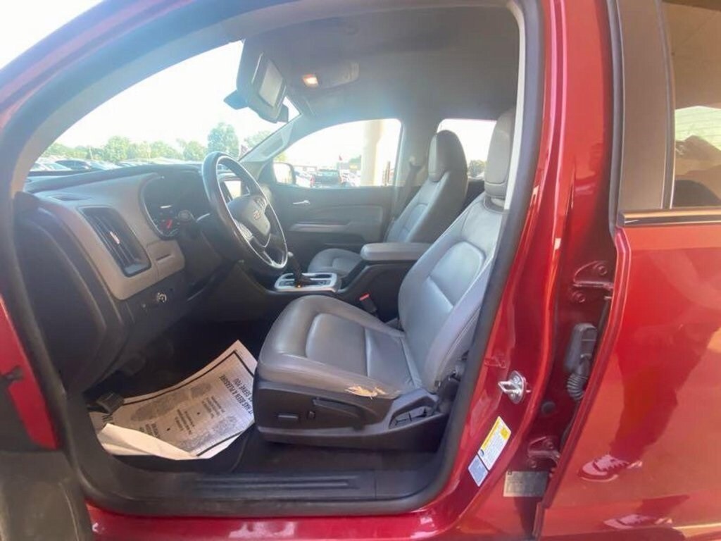 2015 Chevrolet Colorado LT photo 3