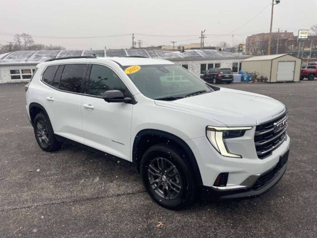 Used 2025 GMC Acadia Elevation SUV