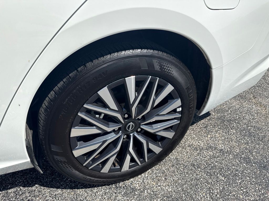 2025 Nissan Altima SV - Photo 8