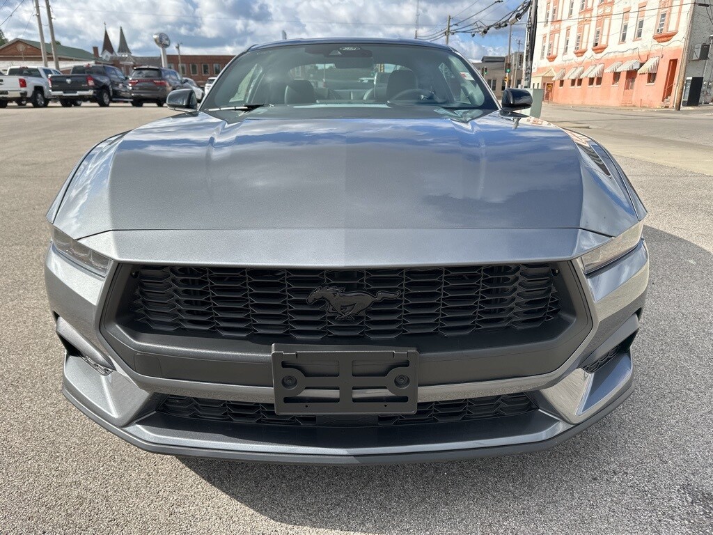 2025 Ford Mustang EcoBoost photo 2