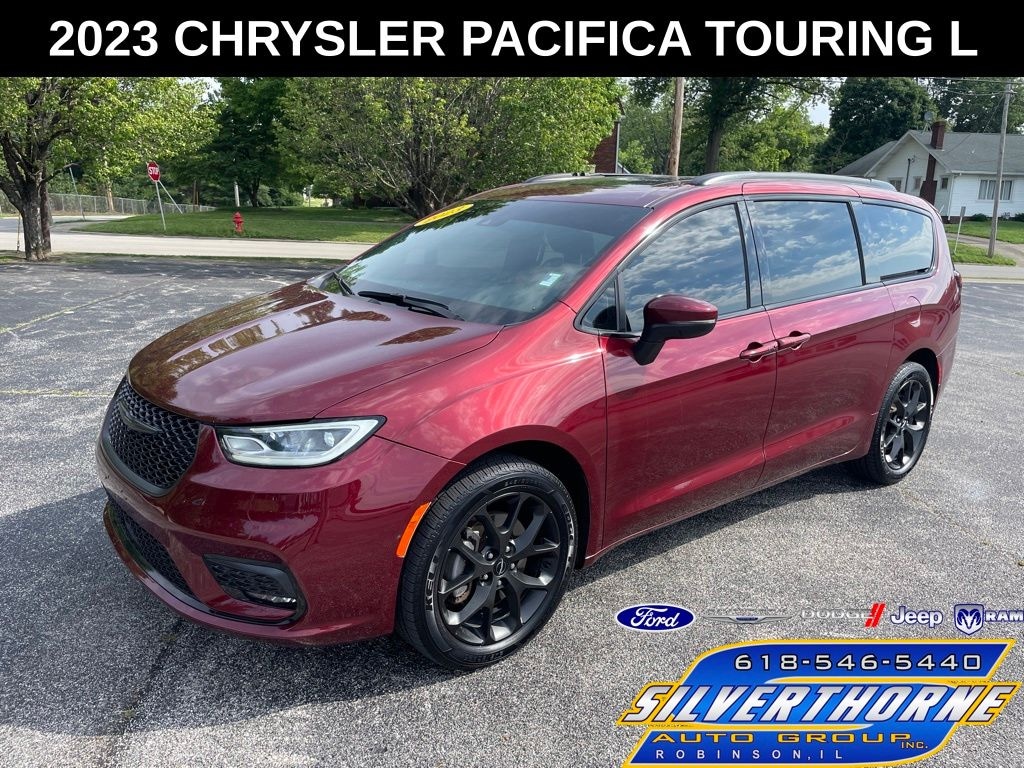Used 2023 Chrysler Pacifica Touring L Minivan/Van