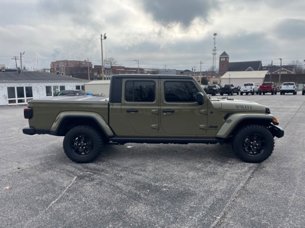 Used 2025 Jeep Gladiator Willys Truck