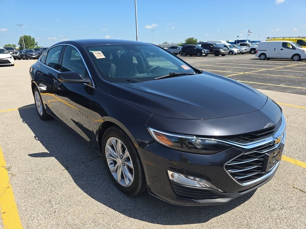 2023 Chevrolet Malibu 1LT photo 2