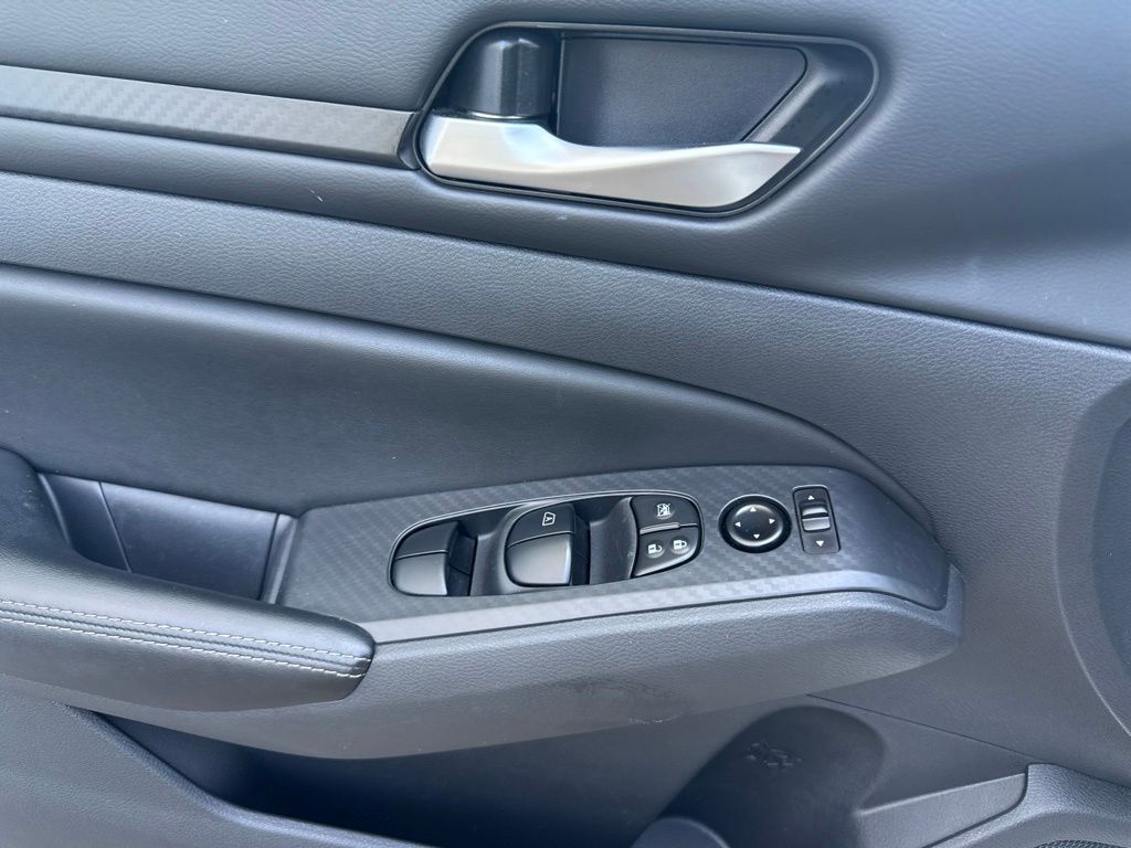 2025 Nissan Altima SV - Photo 12