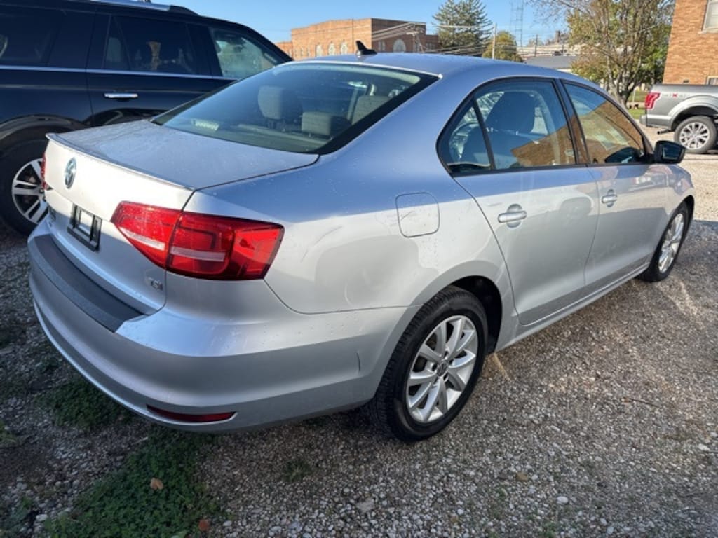 Used 2015 Volkswagen Jetta 1.8T SE w/ Connectivity/Navigation Sedan