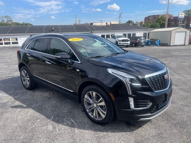 2025 Cadillac XT5 Premium Luxury photo 3