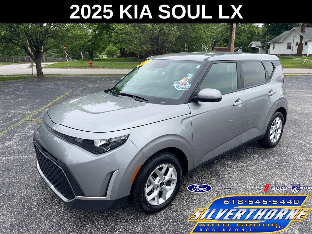 2025 Kia Soul 2.0L LX IVT's photo