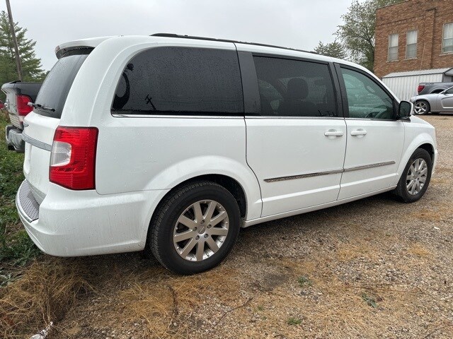 2016 Chrysler Town & Country Touring photo 4