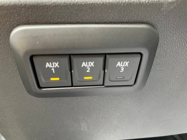 2025 GMC Canyon AT4 - Photo 16