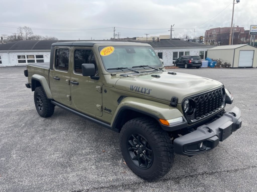 Used 2025 Jeep Gladiator Willys Truck