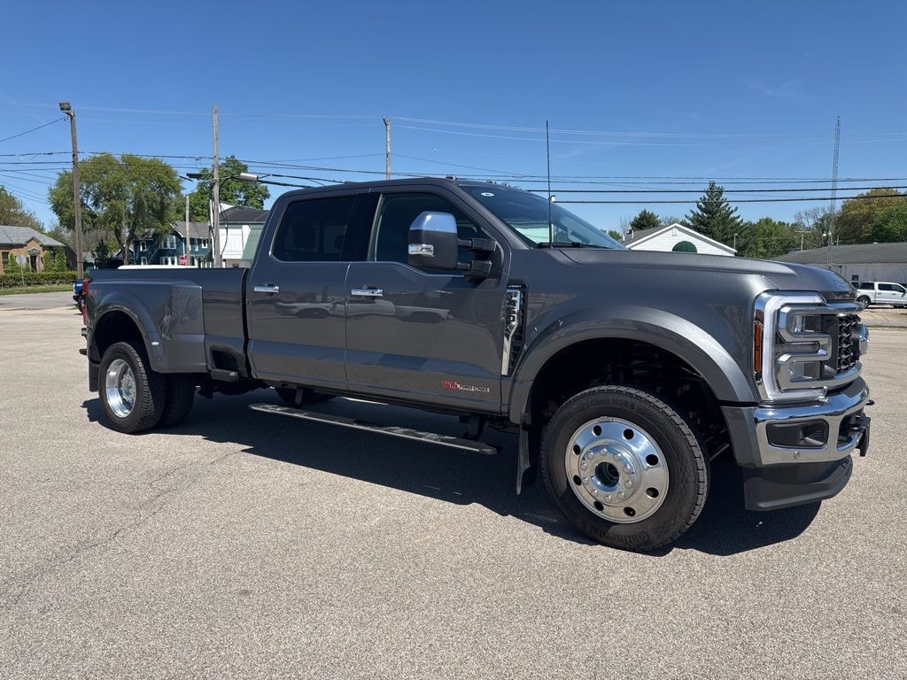 Used 2025 Ford F-450 Lariat Truck