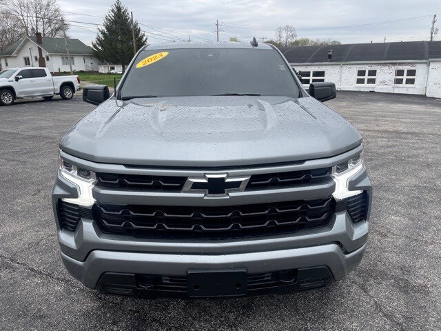 2023 Chevrolet Silverado 1500 RST photo 2