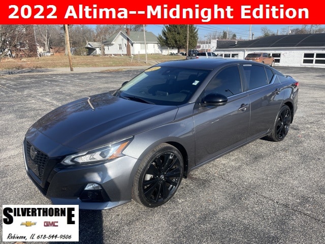 2022 Nissan Altima SR's photo
