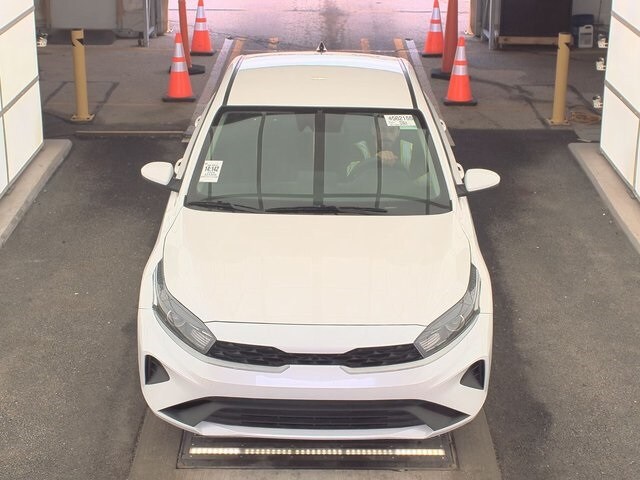 2024 Kia Forte LXS photo 2