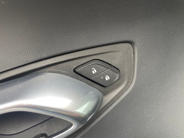 2023 Chevrolet Camaro 1LT - Photo 12