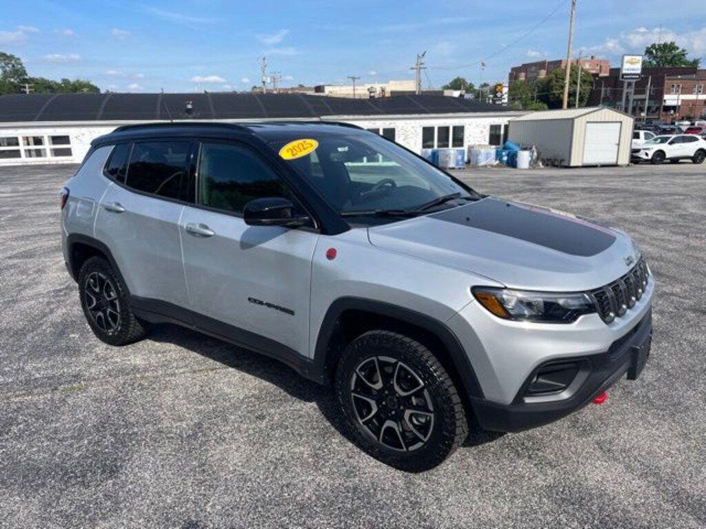 Used 2025 Jeep Compass Trailhawk SUV