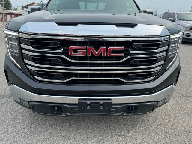 Used 2022 GMC Sierra 1500 SLT with VIN 3GTUUDED7NG599622 for sale in Robinson, IL