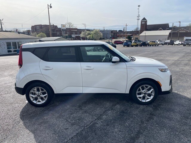 2022 Kia Soul LX photo 4